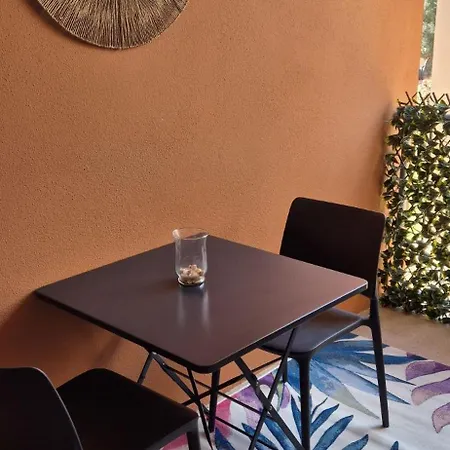 Hoteliere Les Hameaux De Saint Cyprien 25 M2 *