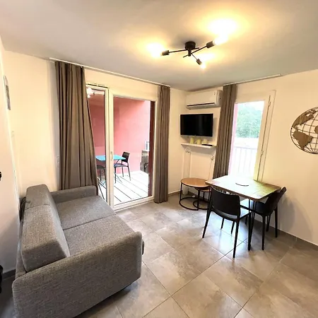 Hoteliere Les Hameaux De Saint Cyprien 25 M2