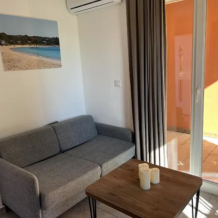 Apartment Hoteliere Les Hameaux De Saint Cyprien 25 M2 *