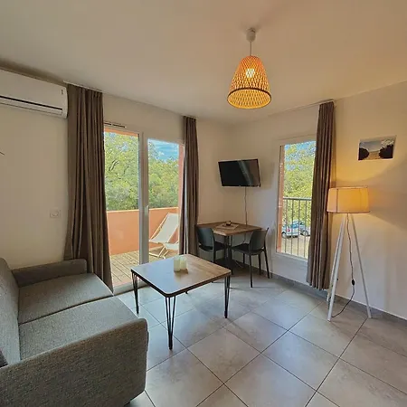 Appartement Résidence Hôtelière Les Hameaux De Saint Cyprien 25 M2 *
