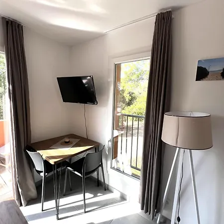 Résidence Hôtelière Les Hameaux De Saint Cyprien 25 M2 * Lecci