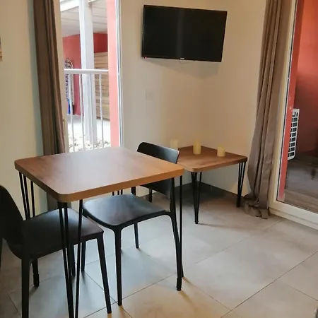 Résidence Hôtelière Les Hameaux De Saint Cyprien 25 M2 Appartement *